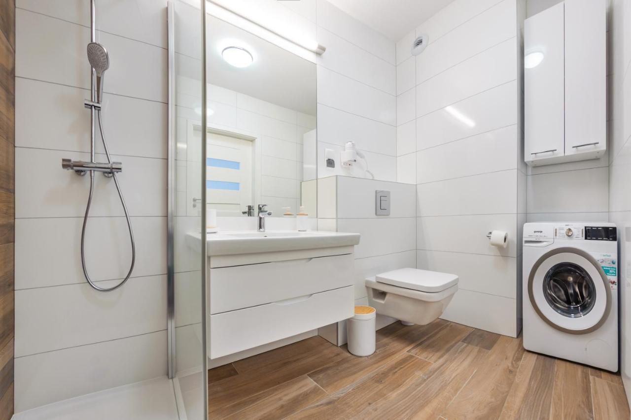 Apartamenty Sun & Snow Nadmorskie Tarasy Z Basenem Kołobrzeg Exterior foto