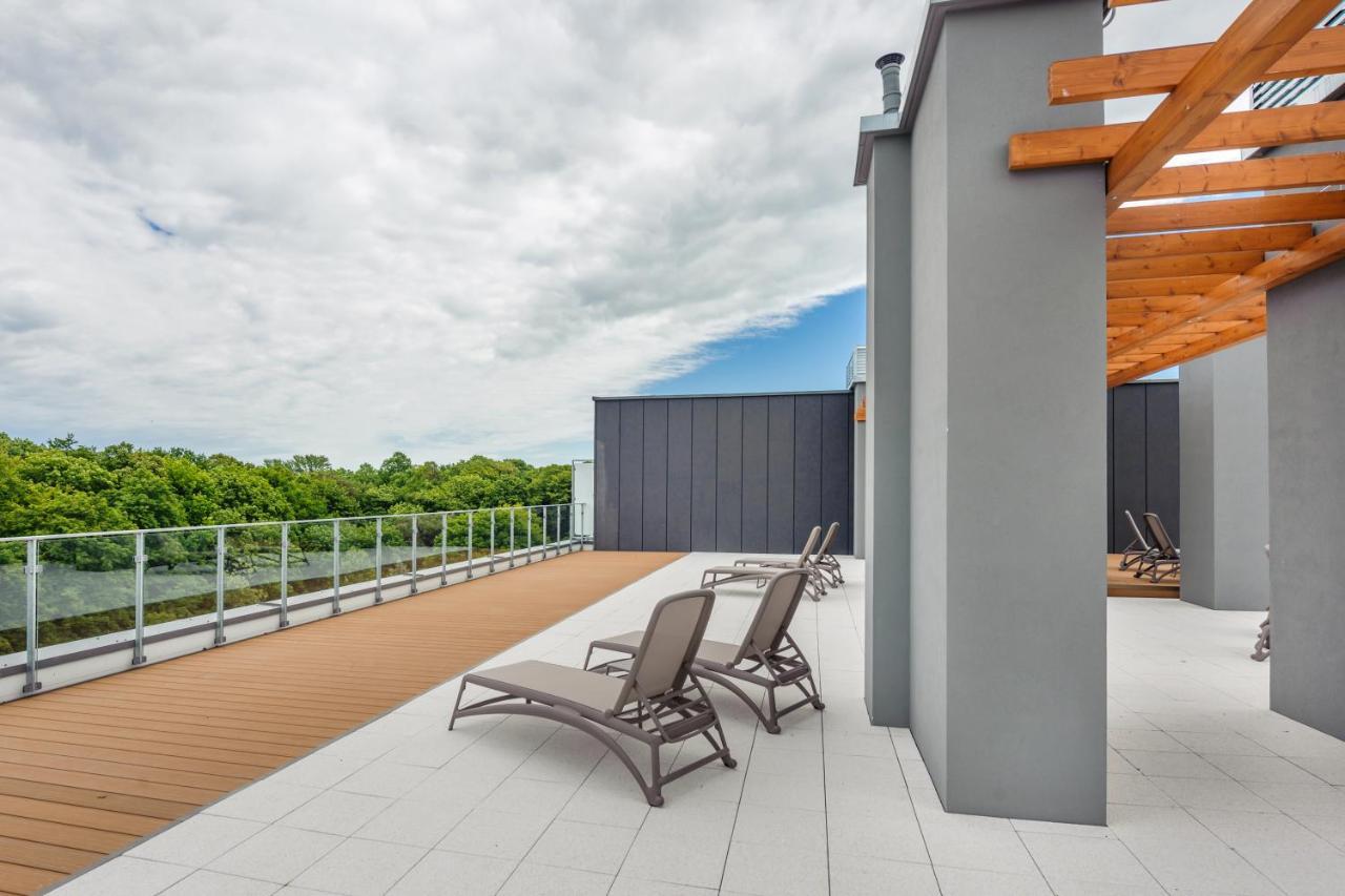 Apartamenty Sun & Snow Nadmorskie Tarasy Z Basenem Kołobrzeg Exterior foto