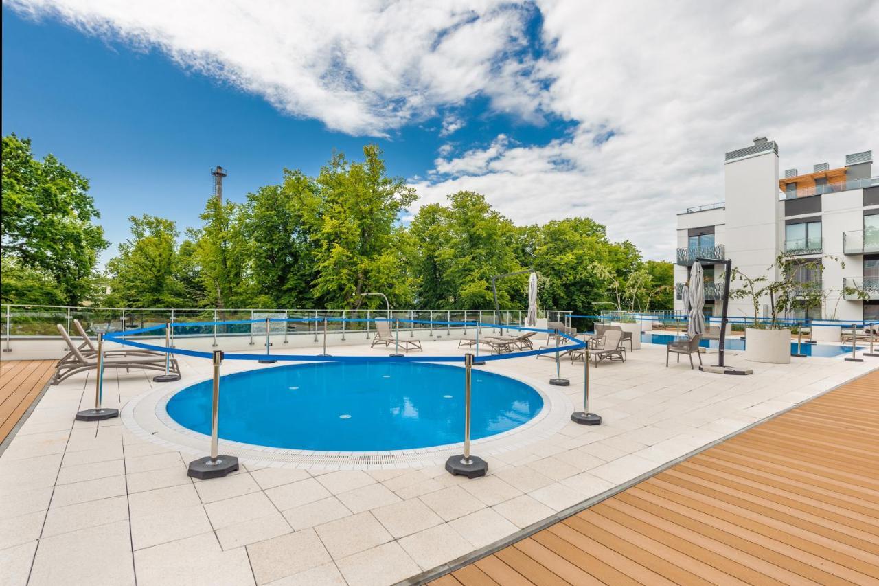 Apartamenty Sun & Snow Nadmorskie Tarasy Z Basenem Kołobrzeg Exterior foto