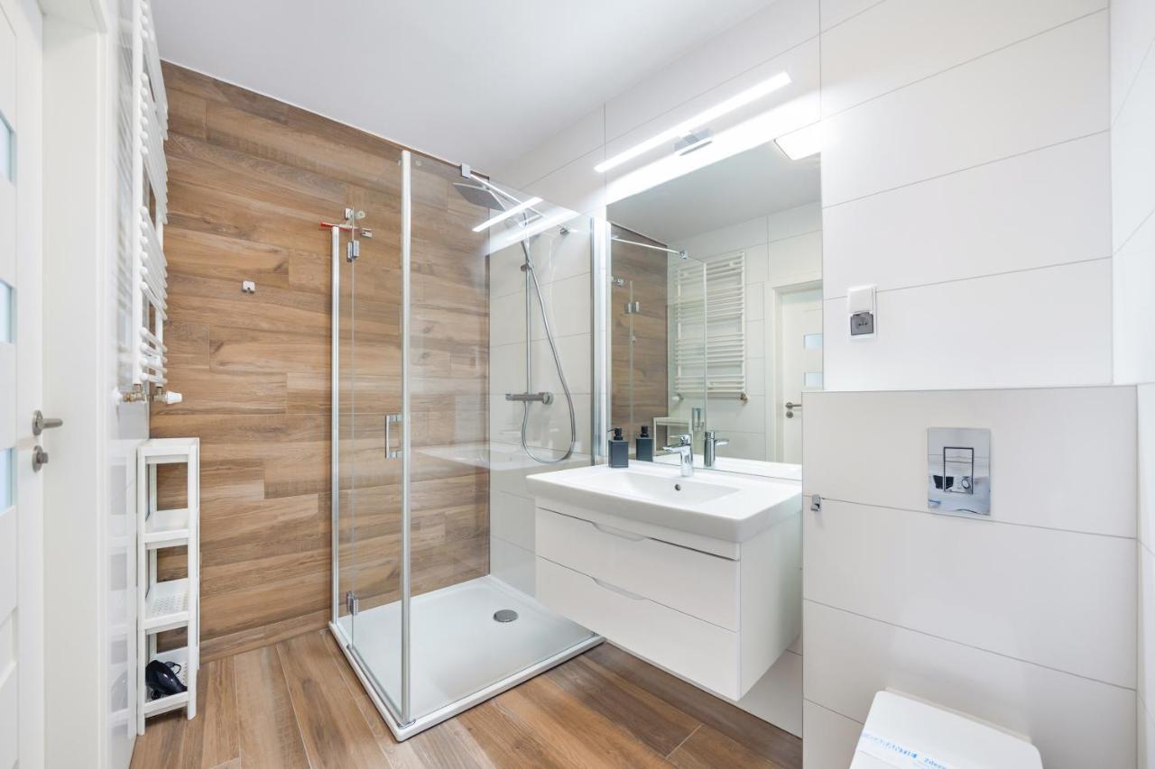 Apartamenty Sun & Snow Nadmorskie Tarasy Z Basenem Kołobrzeg Exterior foto