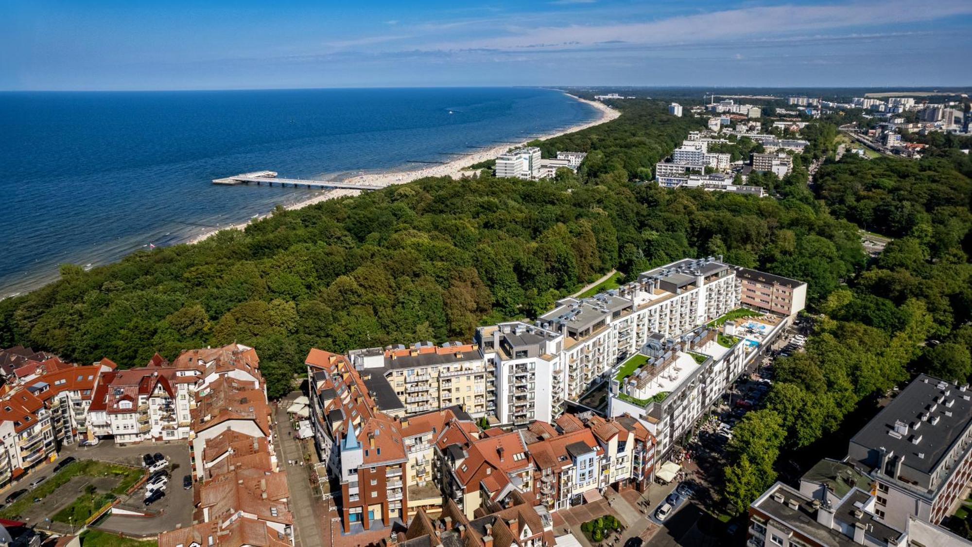 Apartamenty Sun & Snow Nadmorskie Tarasy Z Basenem Kołobrzeg Exterior foto